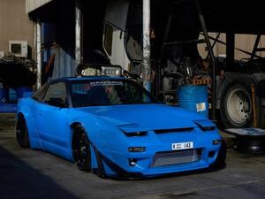  سيارات دبي الفارهة كانت من ضمن مشروع الثنائي، “Cars of The World”، الذي يرمز إلى سعي الثنائي الدائم لتقديم مجموعة من أفكارهما الأصلية والمتجددة