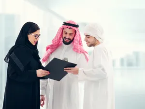 دبي تنمو بقوة، لأسباب من بينها إنفاق الحكومة على استعدادات استضافة الإمارة لمعرض إكسبو وورلد 2020