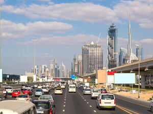 دبي هي المدينة الأكثر ازدحاما في دولة الإمارات العربية وفي المرتبة 79 في العالم.