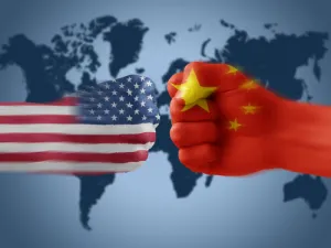 يفرض الرئيس ترامب رسوماً على واردات الصين إلى الولايات المتحدة بقيمة 50 مليار دولار