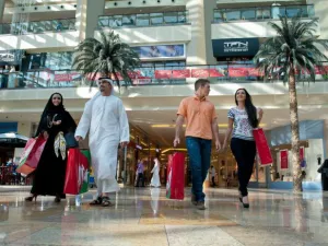 يعتقد أكثر من 67 في المائة من المشاركين في الدراسة في دولة الإمارات أن وضعهم المالي الحالي هو الآن “أفضل” أو “كما كان قبل ستة أشهر