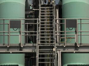 يشار إلى أن محطات تحلية المياه المالحة تستهلك يوميا نحو 300 ألف برميل مكافئ من الوقود، وتعتمد في الأساس على الغاز في تشغيل 36 محطة لتحلية مياه البحر