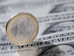 سيصل نهاية عام 2013 سعر صرف الدولار مقابل الجنيه إلى 7 جنيهات