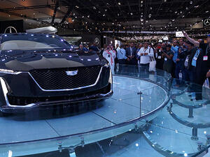 إطلاقات عالمية جديدة في أول أيام «دبي الدولي للسيارات» 