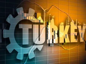 تركيا تعتزم رفع أسعار الكهرباء بين 9 و14% مع استمرار تهاوي الليرة 