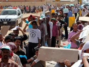 الوافدين المتغيبين عن العمل في القطاعات الخاصة كافة انقسموا إلى تغيب داخلي وآخر خارجي (المصدر:العربية.نت)