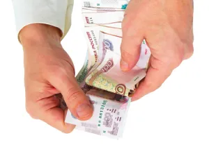 يتطلب التقاعد المبكر ألا تكون مديناً. وهذا يعني سداد ما عليك من قروض الدراسة الخاصة بأبنائك، وديون السلع الاستهلاكية، وحتى القروض العقارية، وفق جدول زمني متسارع