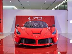 نفى متحدث باسم شركة فيراري للسيارات الرياضية الإيطالية الفاخرة نية الشركة إطلاق سيارات كهربائية أو ذاتية التحكم.