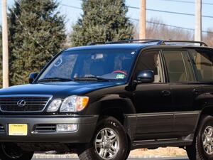 لكزس LX موديل 2001