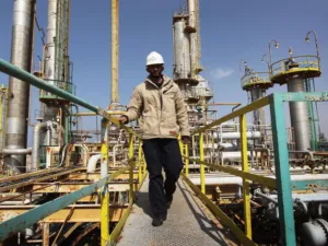 الرياح العاتية تسببت بتراجع صادرات النفط 816 ألف برميل يوم أمس الأول و864 ألف برميل