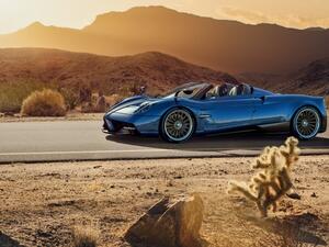 باقاني تكشف رسمياً عن هوايرا رودستر