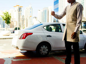 مواقف دبي وأبوظبي مجانية خلال العيد