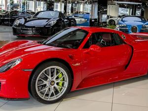 سيارة بورش 918 سبايدر نادرة في دبي