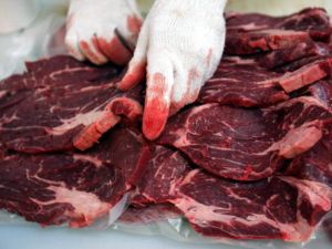 مادة الكارنتين في اللحوم الحمراء  تتحول إلى مادة كيميائية في الكبد، أطلق عليها اسم" TMAO"