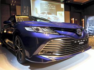 تويوتا كامري هجينة للمرة الأولى في دبي