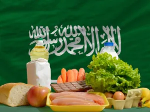 يأتي ترتيب المملكة عالميا بحجم الانفاق العام في الوقت الذي يتوقع المراقبون أن يسجل عام 2014 نظرة إيجابية لمستقبل الاقتصاد السعودي، بعدما ارتفعت المصروفات التقديرية لميزانية 2014 الى 855 مليار ريال والتي تعد الأعلى في تاريخ المملكة