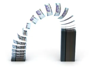 تحويلات السعوديين إلى الخارج تتراجع بنسبة  25 % خلال الربع الثالث