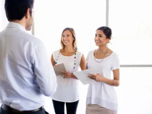 تذكر بأن الابتكار لن يجدي نفعاً اذا لم يتم العمل به. قم بتوفير الوقت والموارد لتطوير الأفكار المتميزة والعمل بها