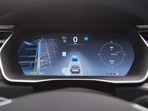 كانت Tesla قد أعلنت في سبتمبر الماضي بأنها زودت جميع سياراتها الكهربائية برادارات تعتمد عليها أنظمة السيارة بدلاً من الكاميرات