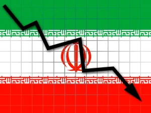 الريال الإيراني يواصل التراجع إلى مستوى قياسي متجاوزاً الـ100 ألف ريال للدولار