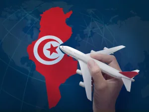 مطارات تونس تهدد بالإضراب في ذروة الموسم السياحي 