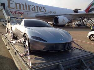 استون مارتن DB10