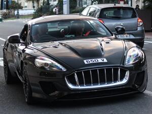 ظهرت سيارة استون مارتن DB9 المعدلة من قبل شركة خان للمرة الأولى في العالم ضمن فعاليات معرض جنيف للسيارات في شهر مارس الماضي