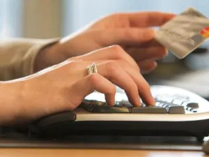ستطرح البطاقات بحدود قصوى ثلاثة آلاف وعشرة آلاف و15 ألف دولار، ويمكن استخدامها في الشراء من المتاجر أو عبر الإنترنت