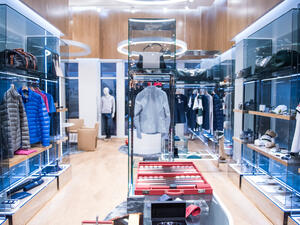 أكبر متجر مستقل لـ بنتلي بالعالم في دبي