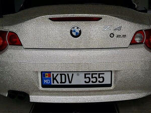 بي إم دبليو وإنتل سيتعاونان مع شركة تابعة للكيان الصهيوني تدعى Mobileye، وهي نفس الشركة التي عملت على تطوير النظام الإلكتروني الخاص بالقيادة الذاتية لتيسلا