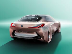 سعر بي ام دبليو X7 سيزيد عن 100 ألف دولار أمريكي (375 ألف ريال سعودي) للنسخة المزودة بأربعة مقاعد للركاب التي ستكون ضمن الفئة الأفخم