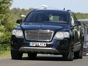 وصلت سرعة النسخة الإنتاجية من سيارة بنتلي EXP 9 F الاختبارية إلى 301 كم/س (187 ميل/س)، لتكسر الرقم القياسي لسيارة بورش كايين تيربو اس التي كانت تحمل لقب سيارة SUV في العالم بسرعة قصوى بلغت 286 كم/س