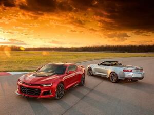 سعر كامارو قد ارتفع قليلاً ربما بعد النجاح والإقبال الشديد على شراء الجيل السادس من هذه السيارة التي تنافس بشكل خاص فورد موستنج