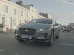 نظام إنذار صوتي بالسيارات لحماية المكفوفين