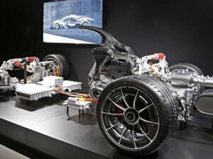 مرسيدس تكشف عن تفاصيل أداء سيارتها الهايبركار AMG Project One
