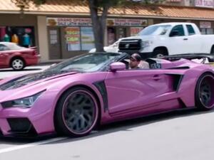 لدينا سيارة بتصميم فريد تبدو وكأنها تساوي مليون دولار، وقد أنتجناها بحيث يمكن لشخص عادي أن يصنعها مقابل سعر مقبول