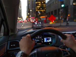 شاشة عرض على الزجاج من Hudway