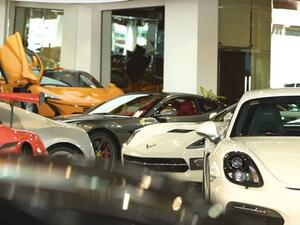 صالة عرض سيارات فارهة بدبي بأسطول قيمته 170 مليون ريال