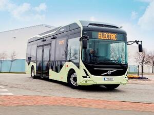 يبلغ طول حافلة فولفو الجديدة التي تعمل بالكامل على الكهرباء 10.7 متر، ويمكنها نقل حتى 86 راكباً