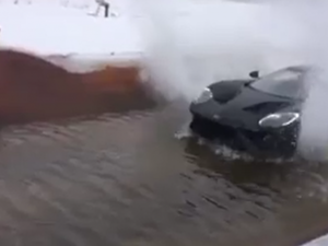 فورد تختبر GT على المياه