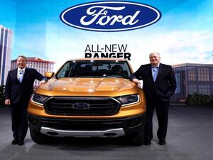 قالت شركة فورد، إنها ستعزز استثماراتها في إنتاج السيارات الكهربائية بمبلغ 11 مليار دولار، خلال السنوات الخمس المقبلة، والمبلغ الذي أعلنته فورد هو أكبر من التزام مسبق بمضاعفة حجم الاستثمار في إنتاج السيارات الكهربائية