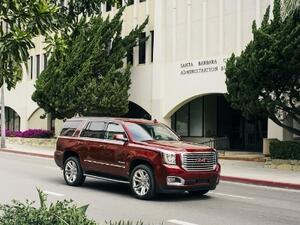 تتميز يوكن SLT بمحركها V8 L83 بتقنية EcoTec3 سعته 5.3 لتر، يولّد 355 حصان وعزم دوران يصل إلى 519 نيوتن-متر