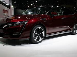 تصل سيارة هوندا كلاريتي إلى ولاية كاليفورنيا الأمريكية في وقت لاحق من هذا العام لتنافس بشكل خاص سيارة تويوتا ميراي التي تعمل على الهيدروجين أيضاً