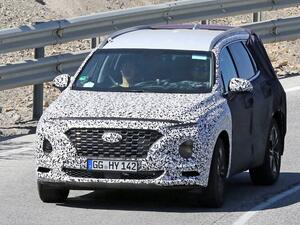 كانت سنتافي قد أطلقت لأول مرة في 2001، ووصل الجيل الثاني من الموديل في 2007 في حين أن الجيل الثالث الحالي شارك في معرض نيويورك للسيارات 2012