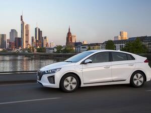 أيونك من هيونداي تفوز بجائزة أفضل سيارة للمرأة لهذا العام