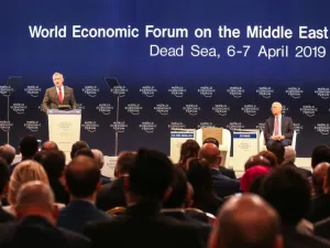 العاهل الأردني يدعو  إلى الشراكة الواسعة في افتتاح المنتدى الاقتصادي العالمي