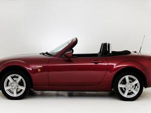 مازدا تطرح سيارة رياضية جديدة لكسب الشباب