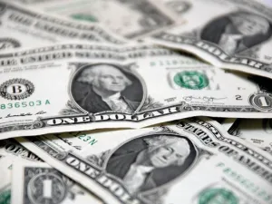 أن تصبح من الأغنياء لا يعتمد بالضرورة على قيمة راتبك – بل يتعلق أكثر بعقليّتك وعلم النفس.