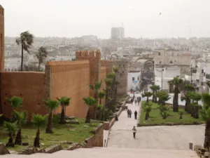 يأتي خفض المغرب لنسبة نموه، بعدما هيمن الضعف على قطاع السياحة، مع ارتفاع عائدات القطاع بنسبة 2.1 في المائة فقط في النصف الأول من العام الجاري