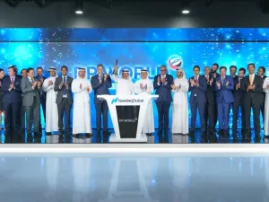 موانئ دبي العالمية تدرج صكوكاً وسندات في «ناسداك»